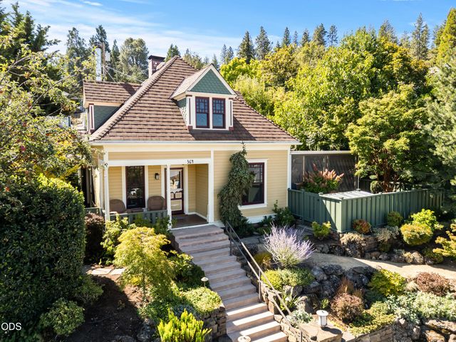 364 Hargadine Street, Ashland, OR 97520
