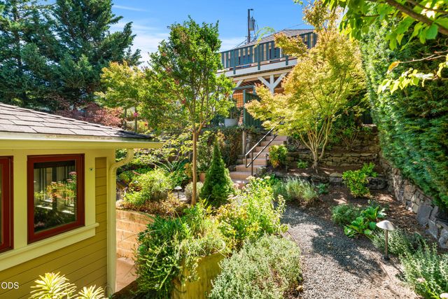 364 Hargadine Street, Ashland, OR 97520