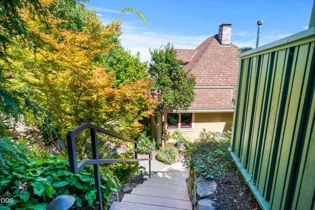 364 Hargadine Street, Ashland, OR 97520