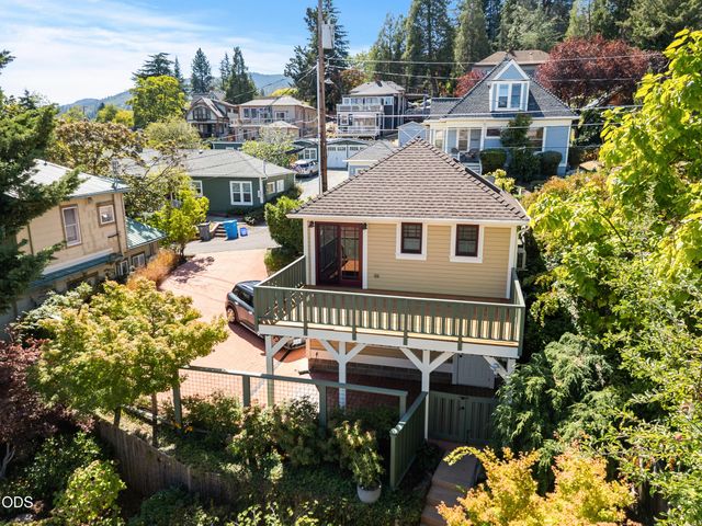 364 Hargadine Street, Ashland, OR 97520