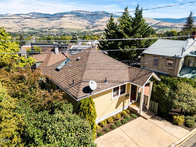 364 Hargadine Street, Ashland, OR 97520
