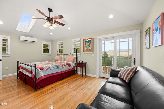 364 Hargadine Street, Ashland, OR 97520