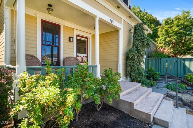 364 Hargadine Street, Ashland, OR 97520
