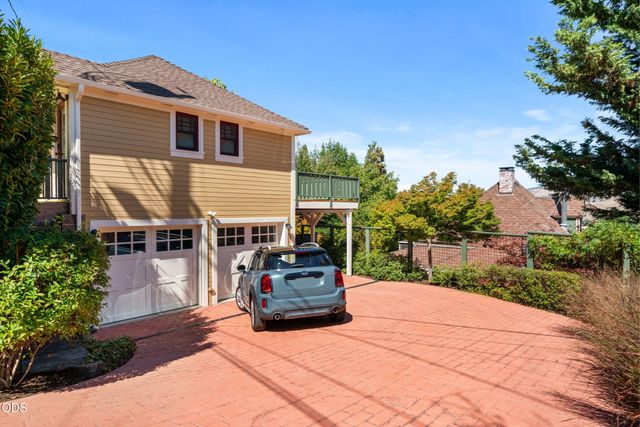 364 Hargadine Street, Ashland, OR 97520