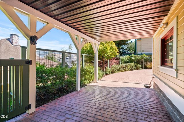 364 Hargadine Street, Ashland, OR 97520