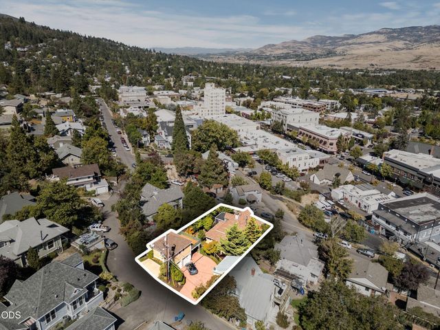 364 Hargadine Street, Ashland, OR 97520