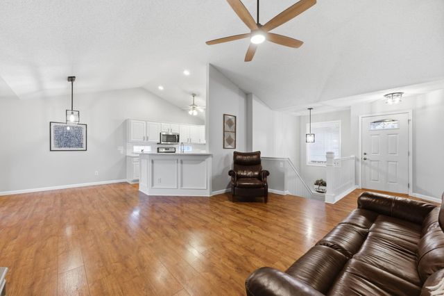 4815 N Wyndham Rd, Park City, KS 67219