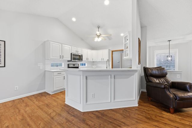 4815 N Wyndham Rd, Park City, KS 67219