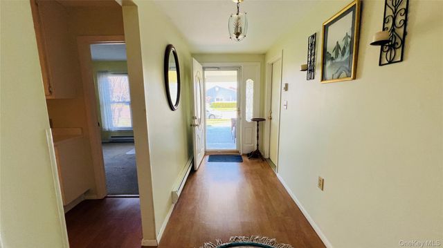 541 Stratford Lane, Ridge, NY 11961