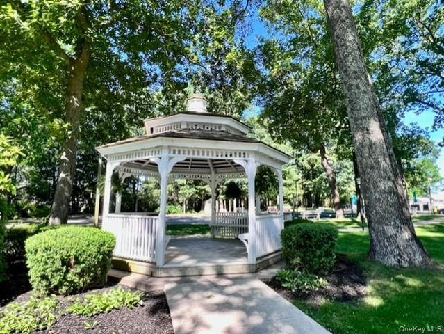 541 Stratford Lane, Ridge, NY 11961
