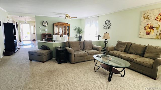 541 Stratford Lane, Ridge, NY 11961