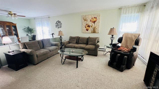 541 Stratford Lane, Ridge, NY 11961