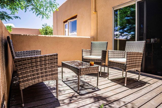 8 New Village Avenue, Santa Fe, NM 87508