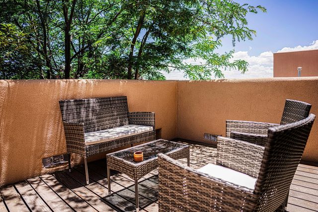 8 New Village Avenue, Santa Fe, NM 87508