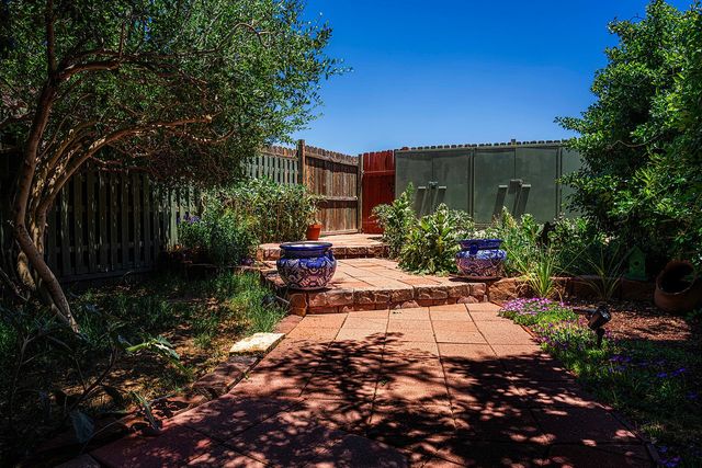 8 New Village Avenue, Santa Fe, NM 87508