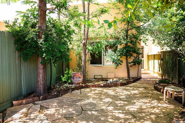 8 New Village Avenue, Santa Fe, NM 87508