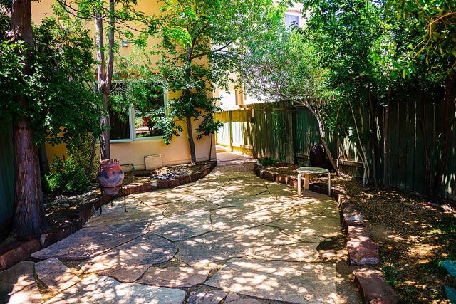 8 New Village Avenue, Santa Fe, NM 87508