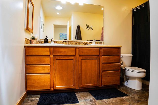 8 New Village Avenue, Santa Fe, NM 87508