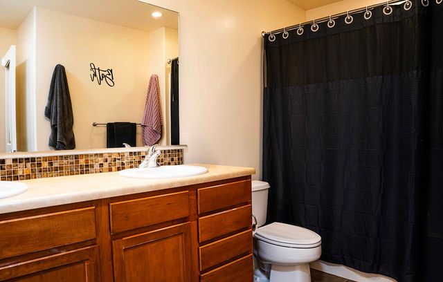 8 New Village Avenue, Santa Fe, NM 87508