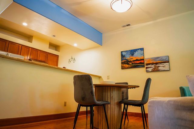 8 New Village Avenue, Santa Fe, NM 87508