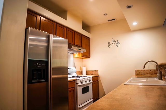 8 New Village Avenue, Santa Fe, NM 87508