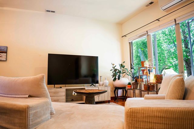 8 New Village Avenue, Santa Fe, NM 87508