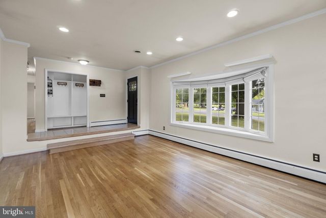 2802 GREENWAY DR, Ellicott City, MD 21042