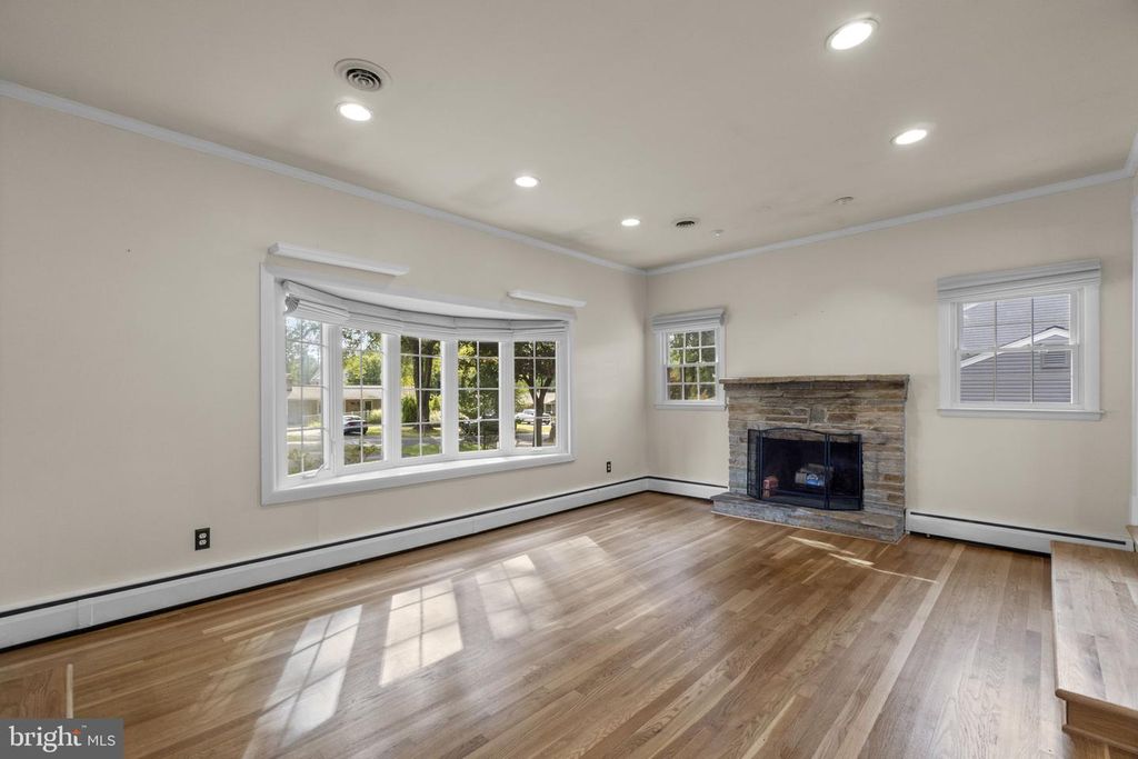 2802 GREENWAY DR, Ellicott City, MD 21042