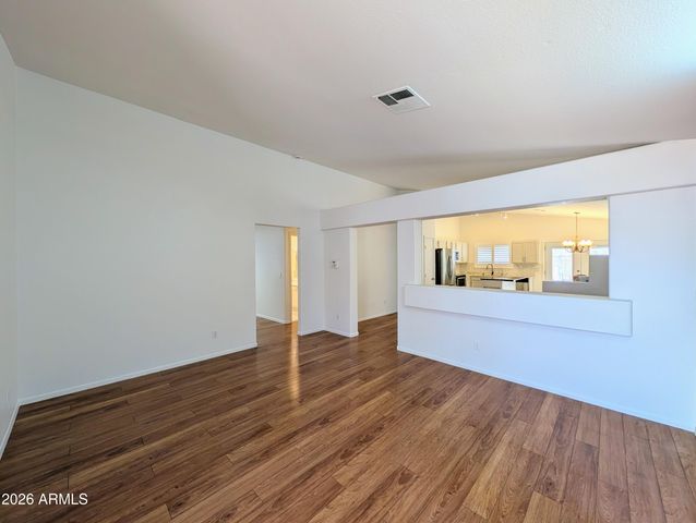 2824 W ANGELA Drive, Phoenix, AZ 85053