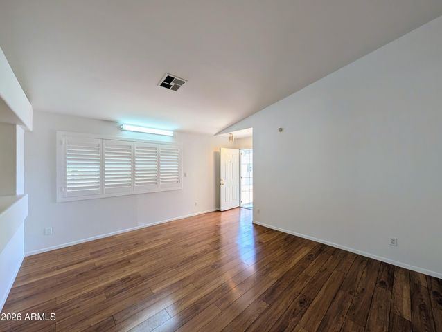 2824 W ANGELA Drive, Phoenix, AZ 85053