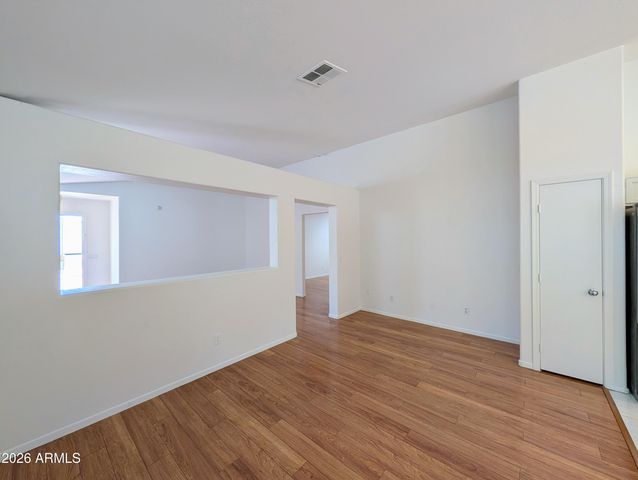 2824 W ANGELA Drive, Phoenix, AZ 85053