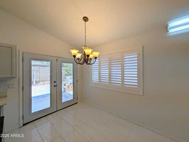 2824 W ANGELA Drive, Phoenix, AZ 85053