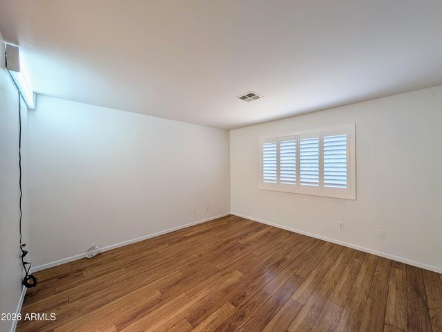 2824 W ANGELA Drive, Phoenix, AZ 85053