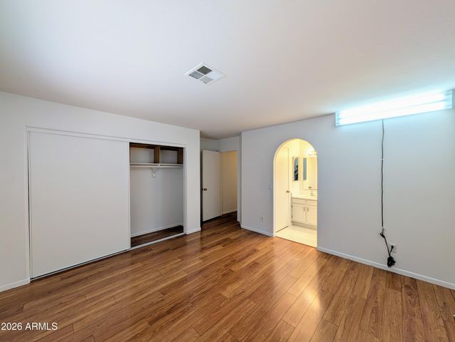 2824 W ANGELA Drive, Phoenix, AZ 85053