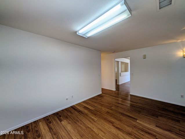 2824 W ANGELA Drive, Phoenix, AZ 85053