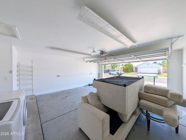2824 W ANGELA Drive, Phoenix, AZ 85053