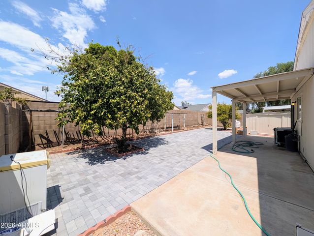2824 W ANGELA Drive, Phoenix, AZ 85053