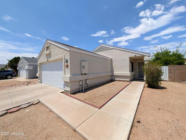 2824 W ANGELA Drive, Phoenix, AZ 85053