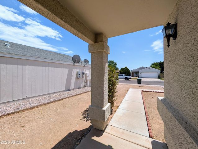 2824 W ANGELA Drive, Phoenix, AZ 85053