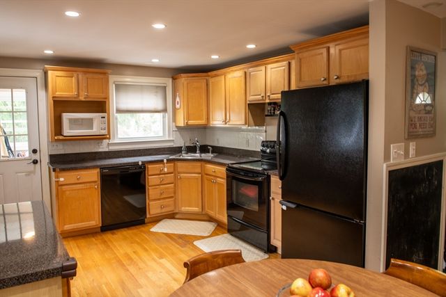 15 Lambert Av, Stoughton, MA 02072