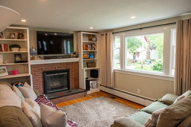 15 Lambert Av, Stoughton, MA 02072