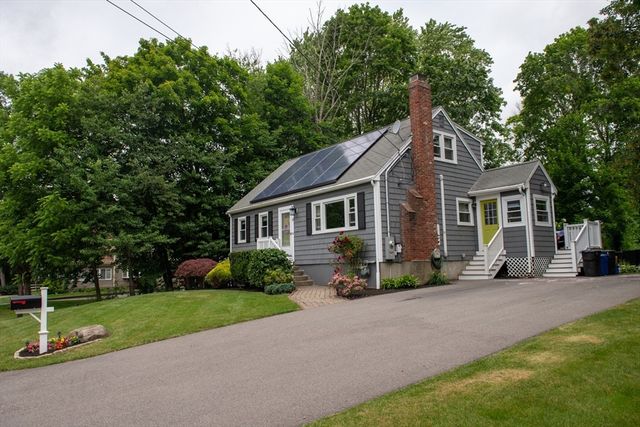 15 Lambert Av, Stoughton, MA 02072