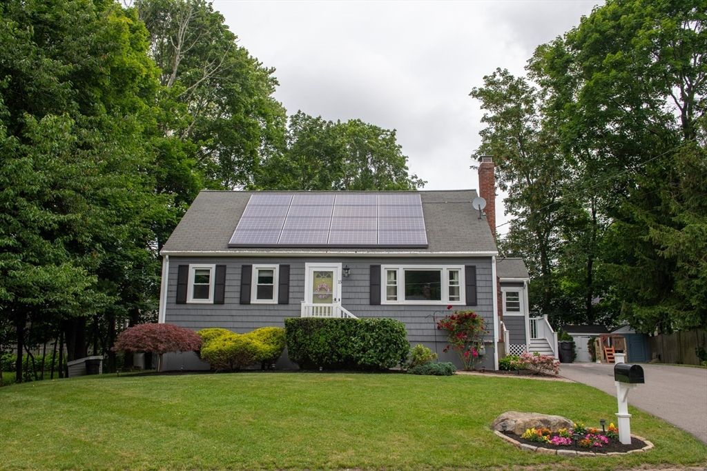 15 Lambert Av, Stoughton, MA 02072