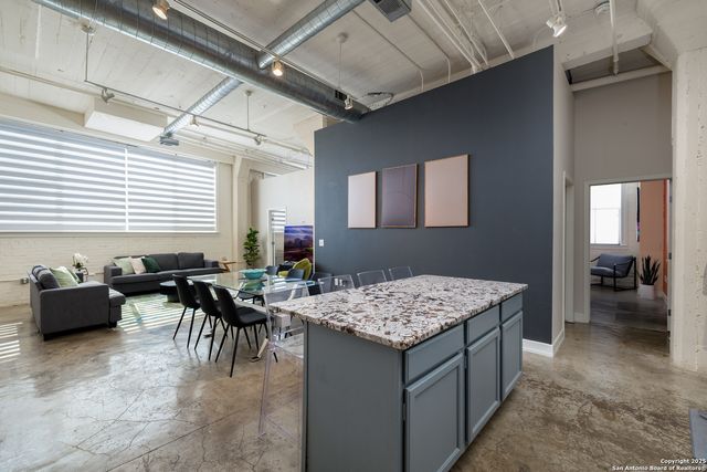 1401 S Flores St Apt 202, San Antonio, TX 78204