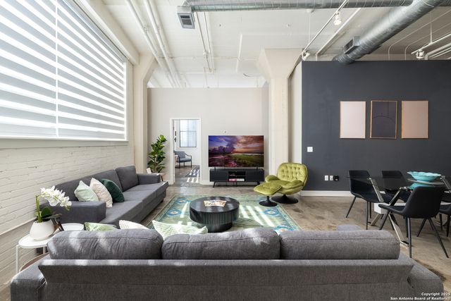 1401 S Flores St Apt 202, San Antonio, TX 78204