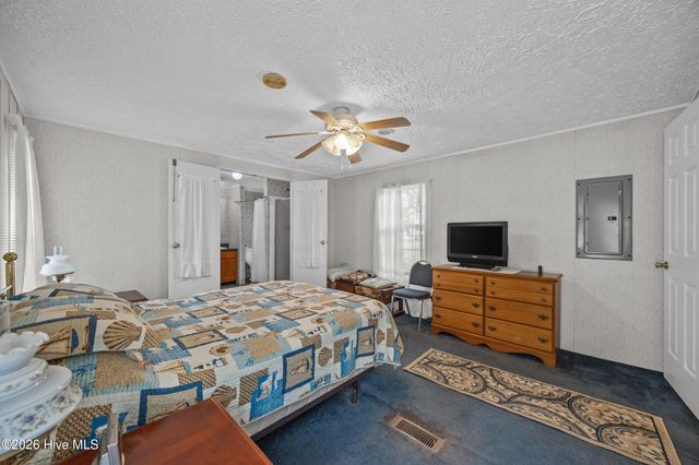 4568 Cedar Street SE, Saint James, NC 28461