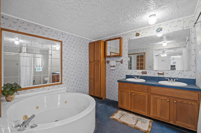 4568 Cedar Street SE, Saint James, NC 28461