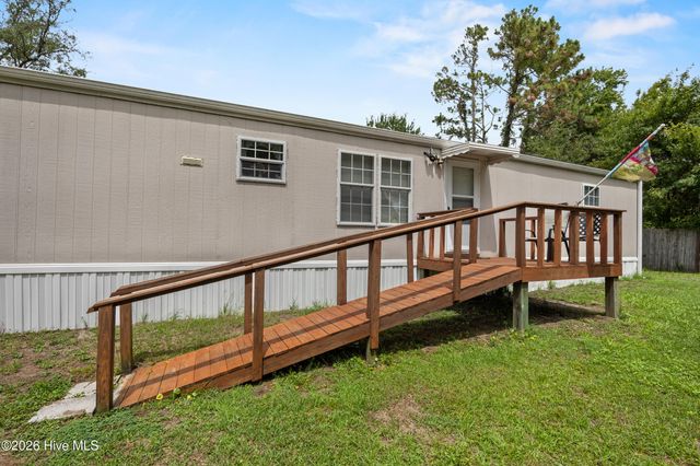 4568 Cedar Street SE, Saint James, NC 28461