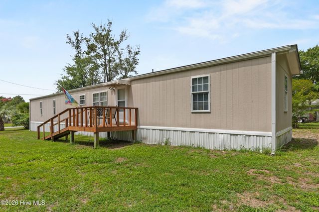 4568 Cedar Street SE, Saint James, NC 28461