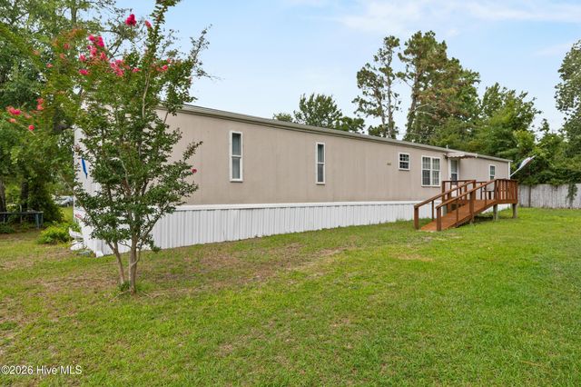 4568 Cedar Street SE, Saint James, NC 28461